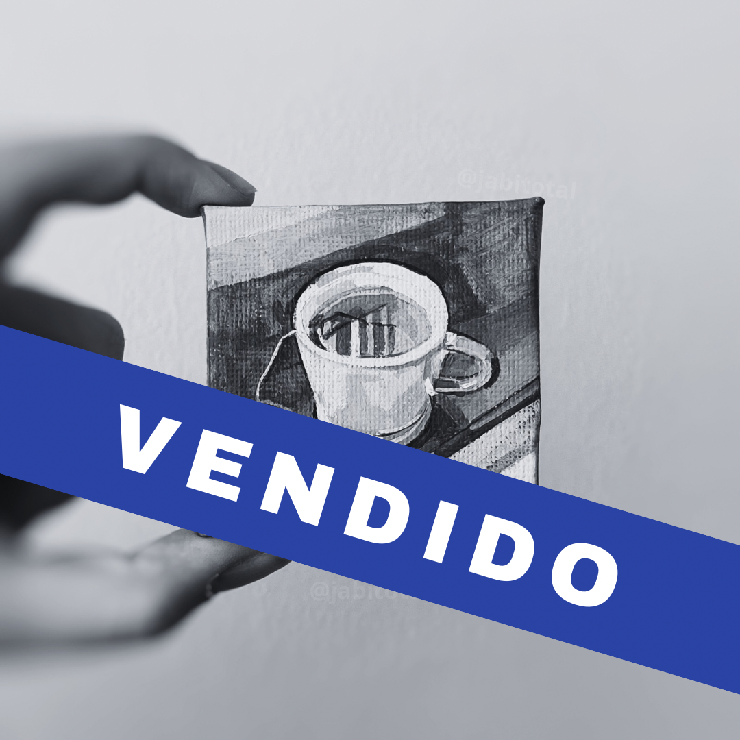 Mini tacita de hierva calentita